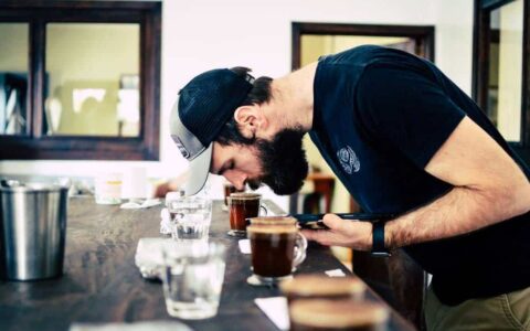 ikawacoffee-rob-hoos-cupping